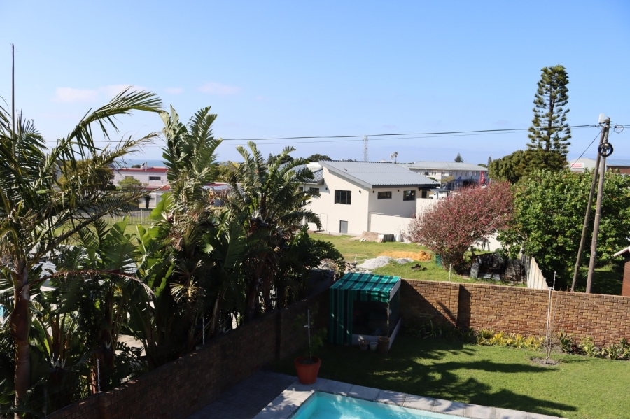 6 Bedroom Property for Sale in Kleinmond Western Cape